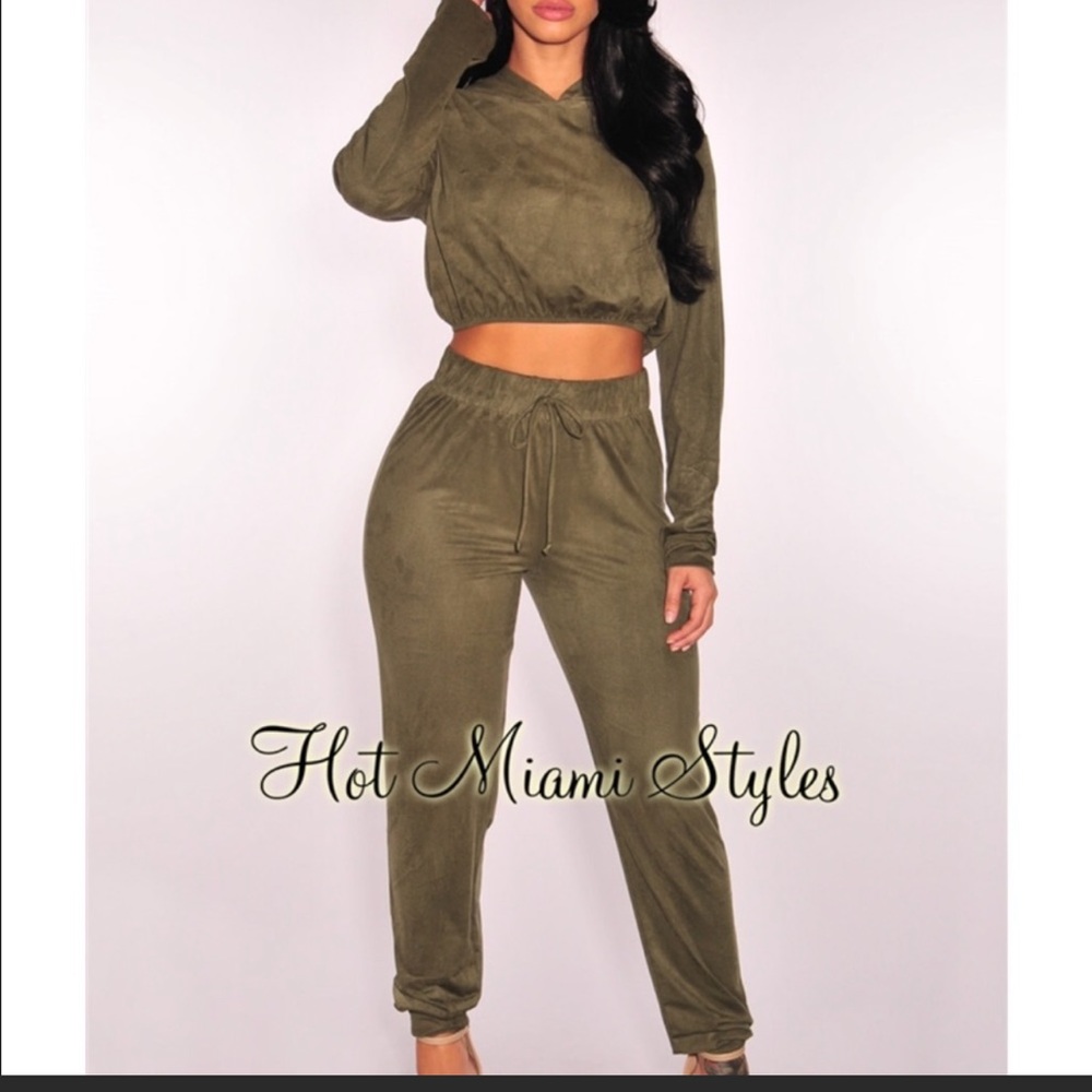 Suede set